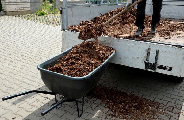 Bulk Mulch Delivery in Pasco