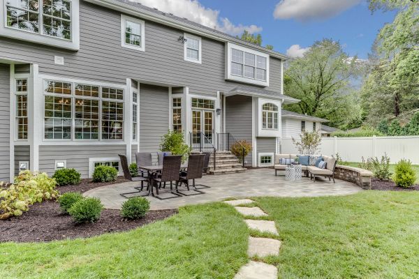 Concrete Patio Landscaping in Pasco