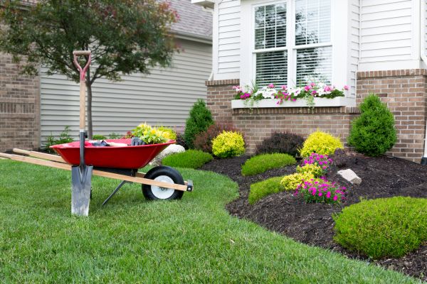 Landscape Maintenance Service in Pasco