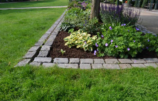 Flower Bed Mulching in Pasco