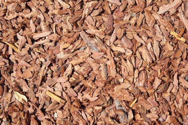 Pine Mulch Spreading in Pasco