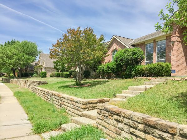 Sloped Yard Landscaping in Pasco